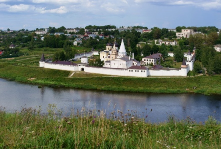 Старицкий монастырь фото